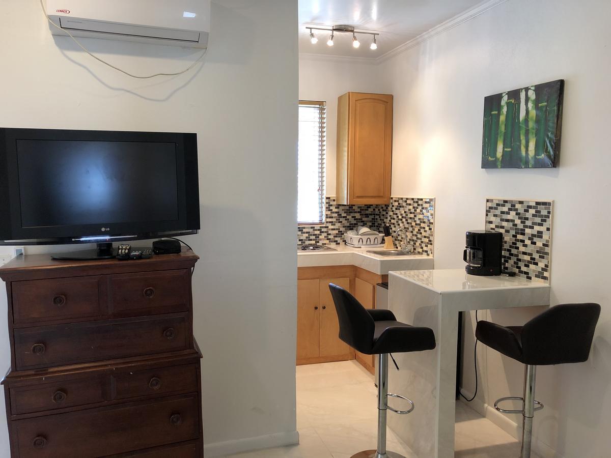 The Oasis Retreat Apartment แนสซอ ภายนอก รูปภาพ