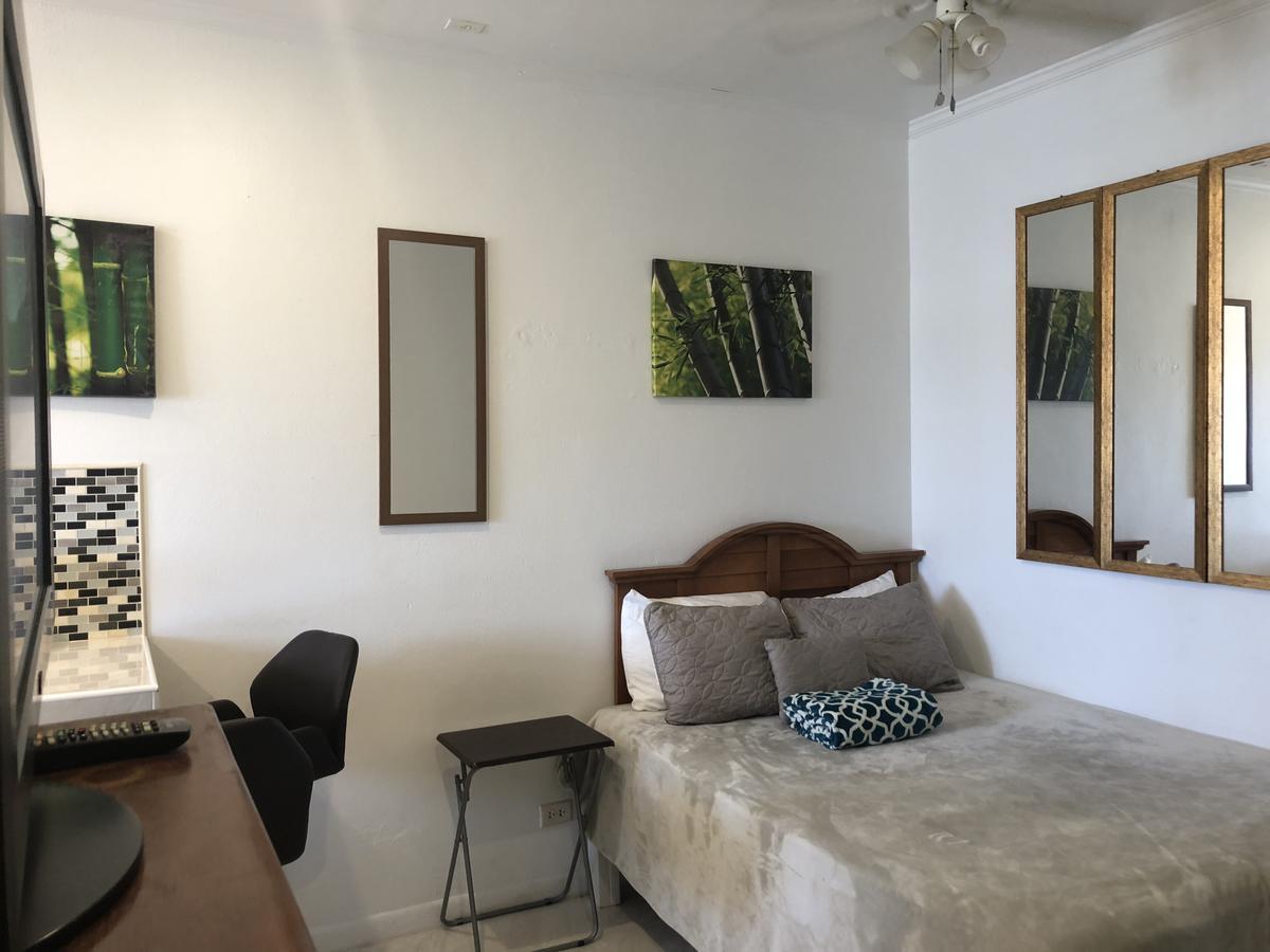 The Oasis Retreat Apartment แนสซอ ภายนอก รูปภาพ